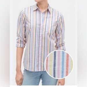 Nwot Gap button down with front pocket.